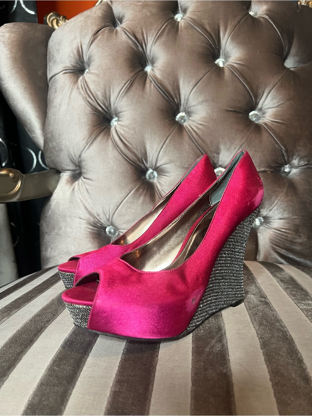 💖 Lulu Townsend Hot Pink Satin Glitter Wedge Heels (Size 7) ✨